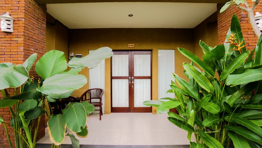 Exterior & Views 25