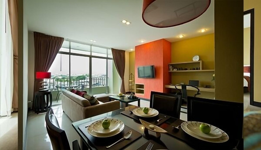 Dining Room 8