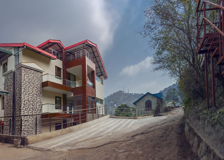 Exterior & Views