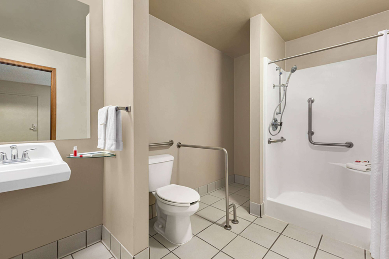 Bathroom 3, Travelodge by Wyndham Wellington KS, Sumner