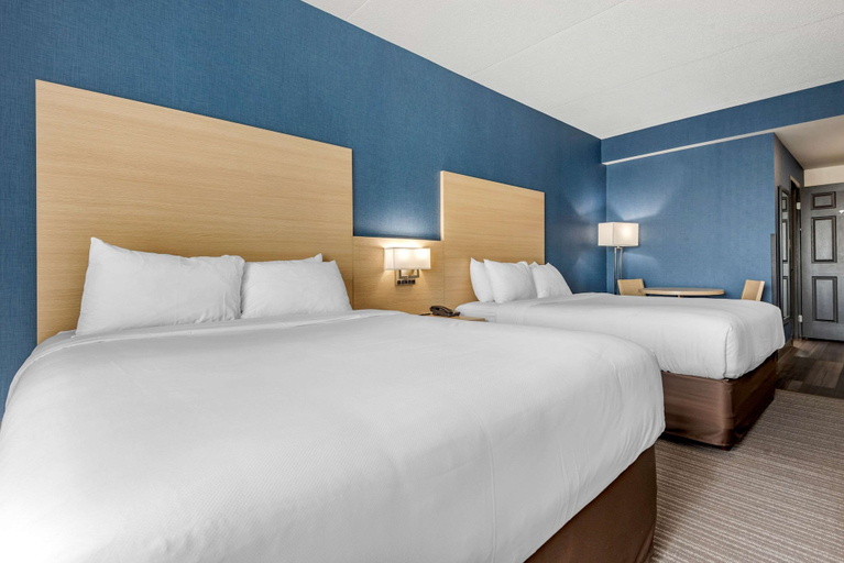 Bedroom 3, Quality Inn and Suites Oakville-Mississauga, Halton