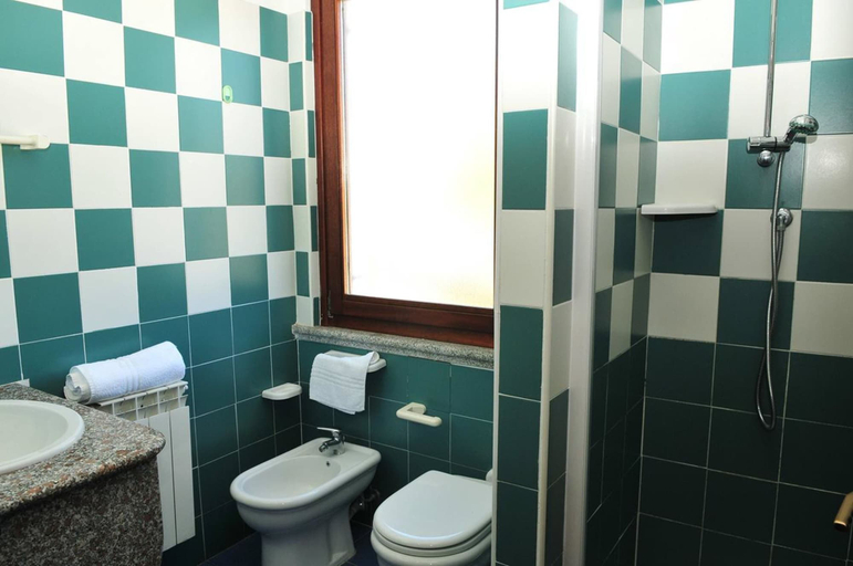 Bathroom, Hotel Club Le Rose, Nuoro