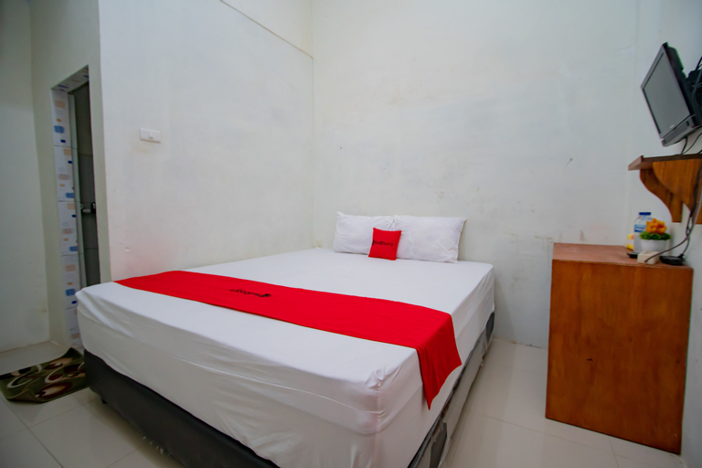 Bedroom 3, RedDoorz Syariah near Rembele Airport Bener Meriah, Bener Meriah