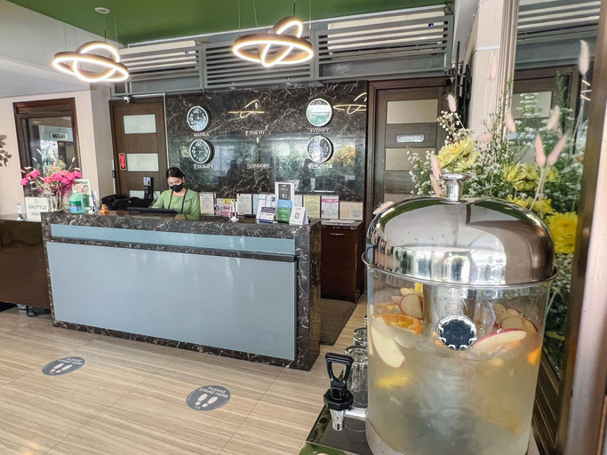 Food & Drinks 5, 88 Courtyard Hotel, Pasay City