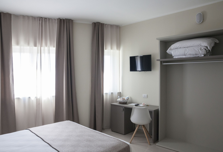 Bedroom 13
