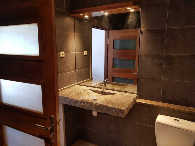 Bathroom 4, Ikopa Hôtel, Analamanga
