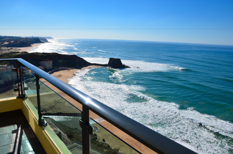Exterior & Views 1