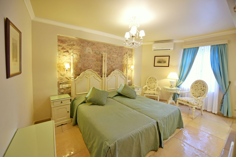 Bedroom 3, Angelica , Attica
