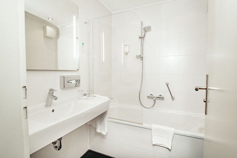 Bathroom 3, Privathotel alte mühle, Gifhorn