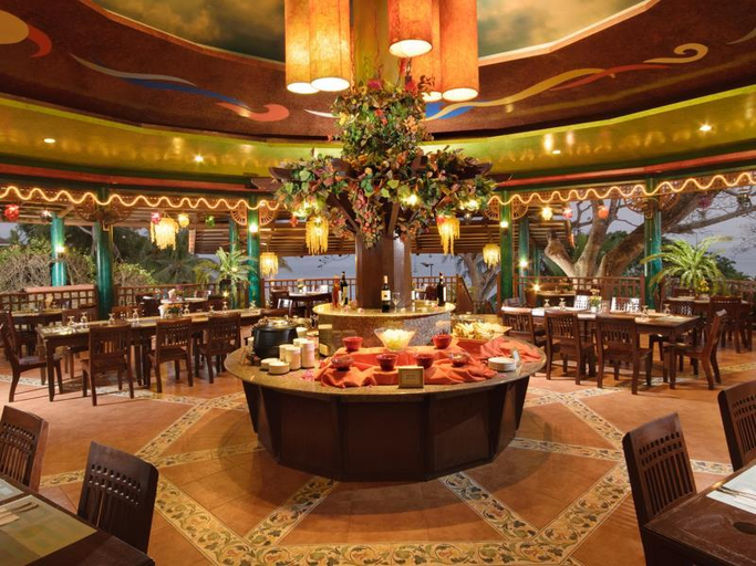 Food & Drinks 5, Flushing Meadows Resort, Dauis