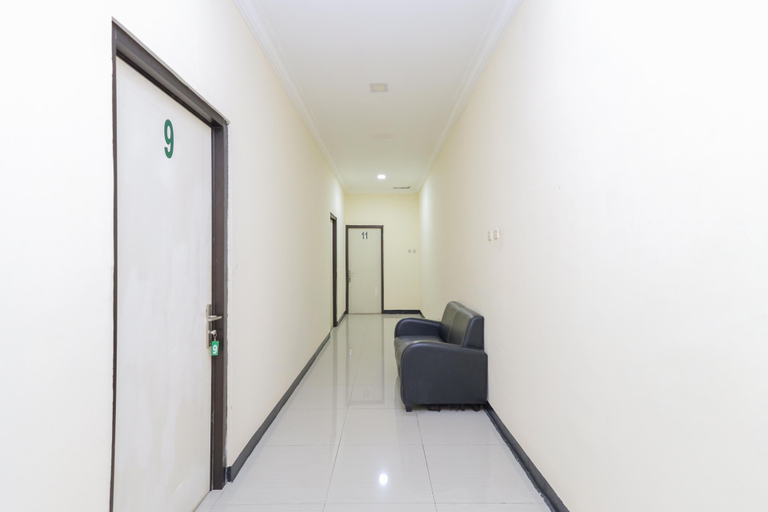 Others 5, Urbanview Roemah Tebet by RedDoorz, South Jakarta