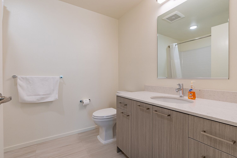 Bathroom 3, Sophari Isle: Mercer Island Apartments, King