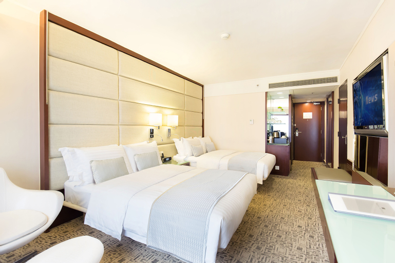 Bedroom 3, Regal Kowloon Hotel, Kowloon