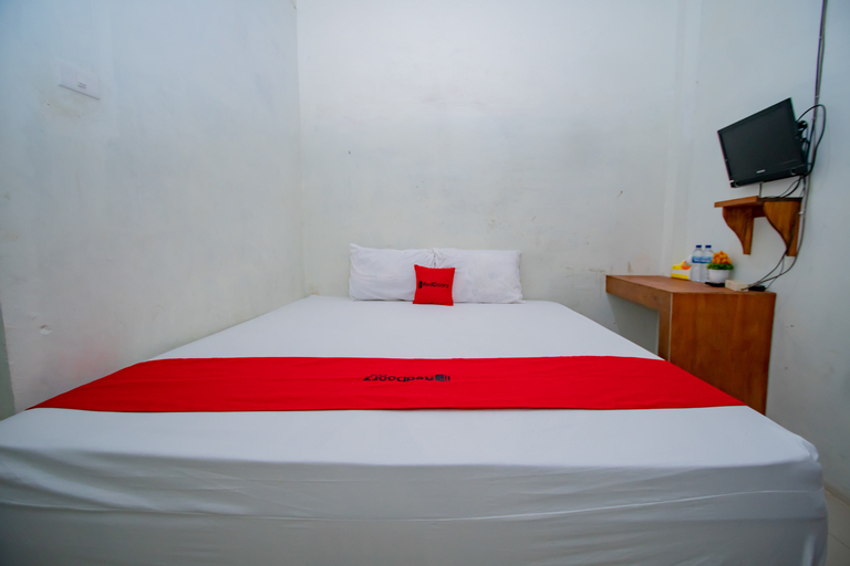 Bedroom 2, RedDoorz Syariah near Rembele Airport Bener Meriah, Bener Meriah