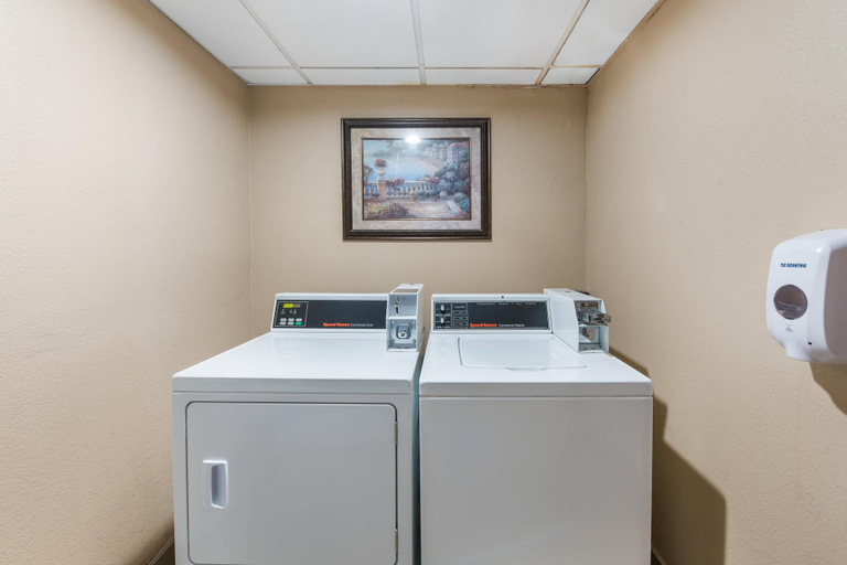 Bathroom, Holiday Inn Express London-I-70 By IHG, Madison