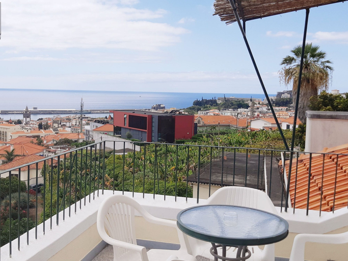 Others 5, Residencial do Vale, Funchal