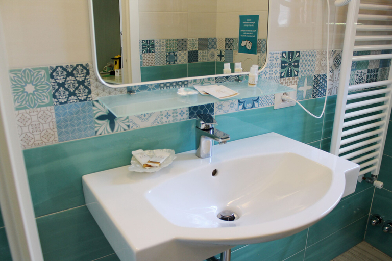 Bathroom 3, Marysa's house - FiordoCrapolla, Napoli