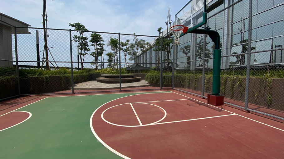 Basketball court, Nice And Comfortable 2Br At 20Th Floor Tokyo Riverside Apartment, Tangerang