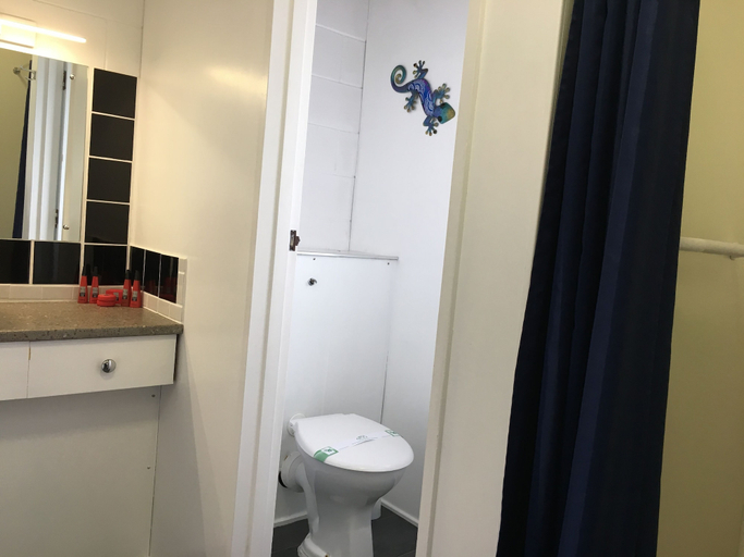 Bathroom 5, Thornton Lodge Motel, Central Hawke's Bay