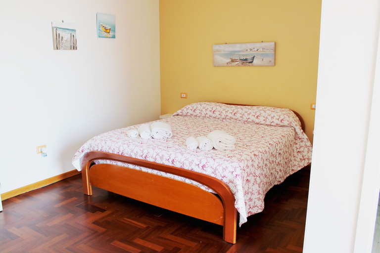 Bedroom 2, Marysa's house - FiordoCrapolla, Napoli