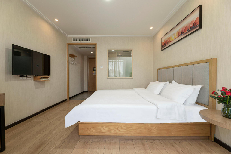 Bedroom 13
