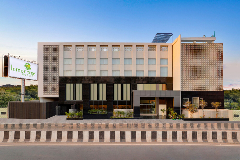 Exterior & Views 1, Lemon Tree Hotel Agra, Agra