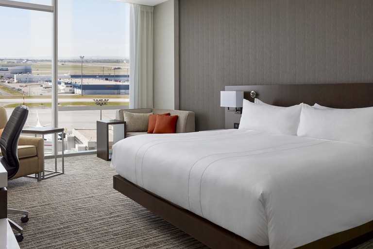 Bedroom 3, Calgary Airport Marriott In-Terminal Hotel, Division No. 6
