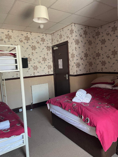 Bedroom 5, Roselea Hotel - St Chads, Blackpool