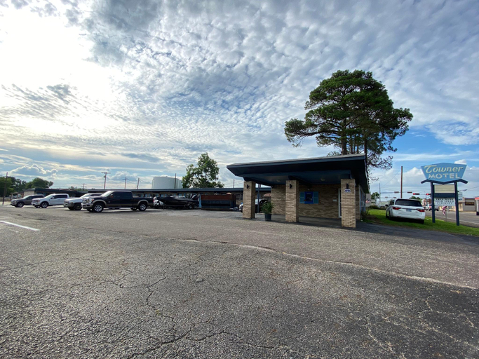 Public Area 4, TOWNER MOTEL, Wood