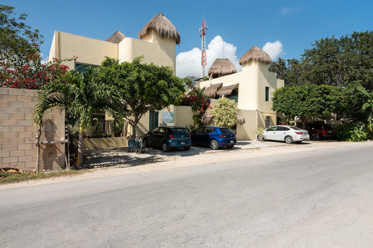Exterior & Views 15