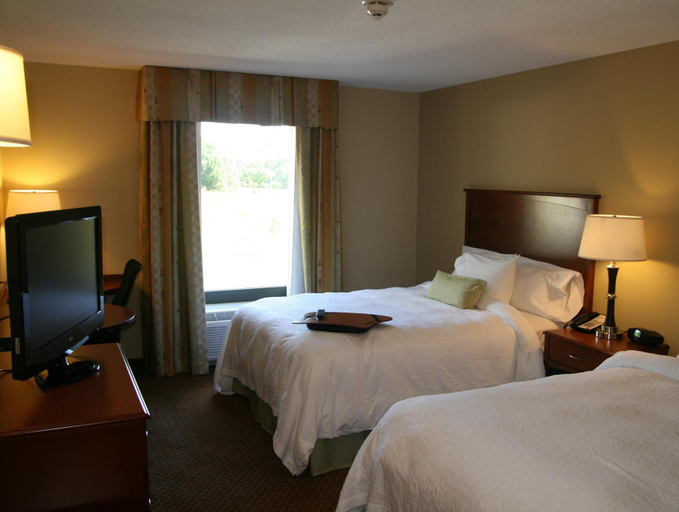Bedroom 2, HAMPTON INN & SUITES WARREN, Warren