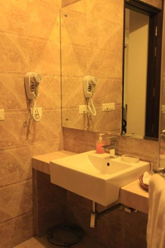 Bathroom, Indiyaah Inn, Gurgaon