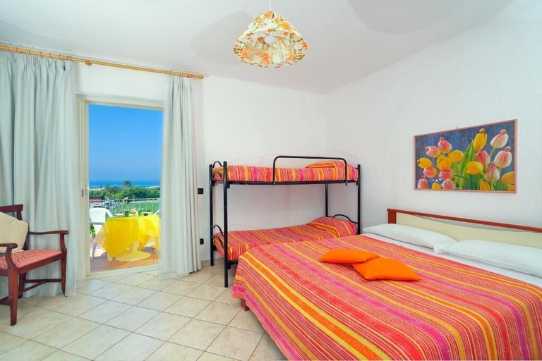 Bedroom 4, Villa Mena, Napoli