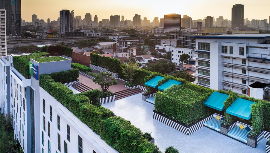Holiday Inn Express Bangkok Soi Soonvijai - Tap to explore photos