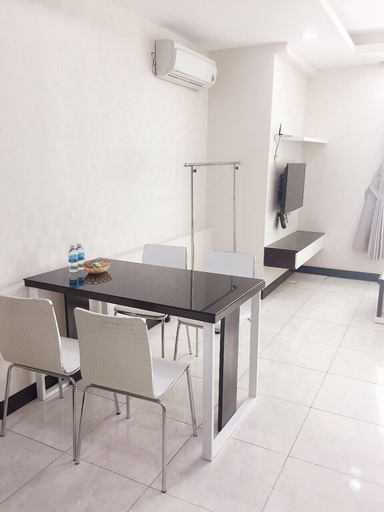 Dining Room 8