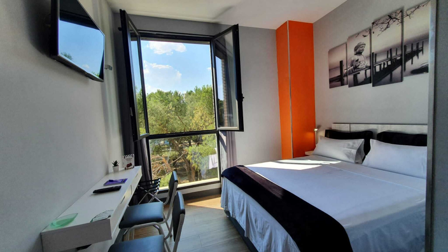 Bedroom 4, H La Cabaña, Madrid