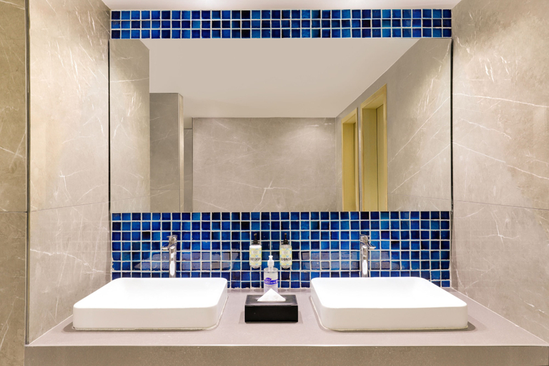 Bathroom 4, Lemon Tree Hotel Agra, Agra