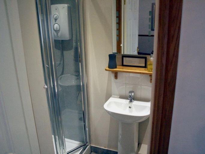 Bathroom 3, Masons Arms, York