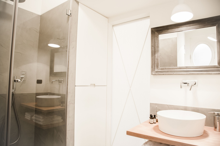 Bathroom 4, Brera Apartments in Garibaldi, Milano