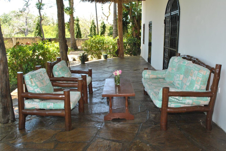 Others 5, Sonnie House Diani, Msambweni