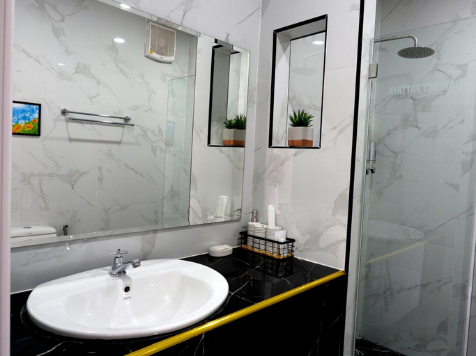 Bathroom, Siam Sky Pattaya Hotel, Bang Lamung