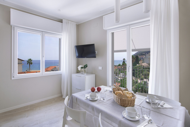 Dining Room 1
