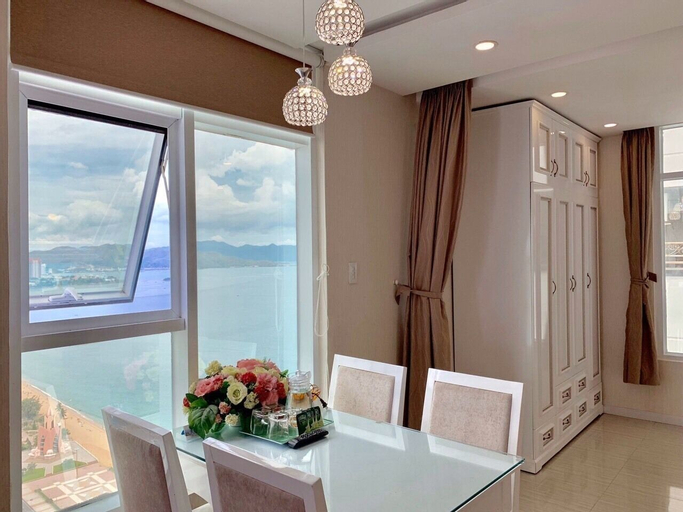Dining Room 16