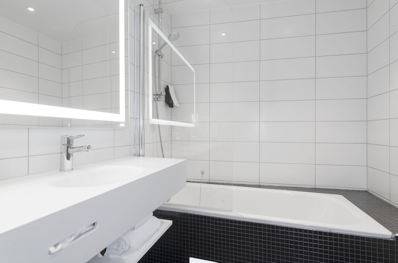 Bathroom 5, Thon Hotel Terminus, Oslo