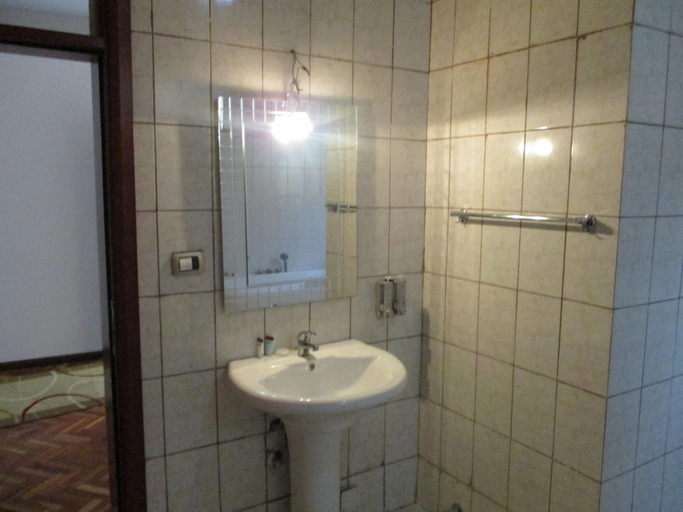 Bathroom 4, Asham Africa Hotel and Resort, Misraq Shewa