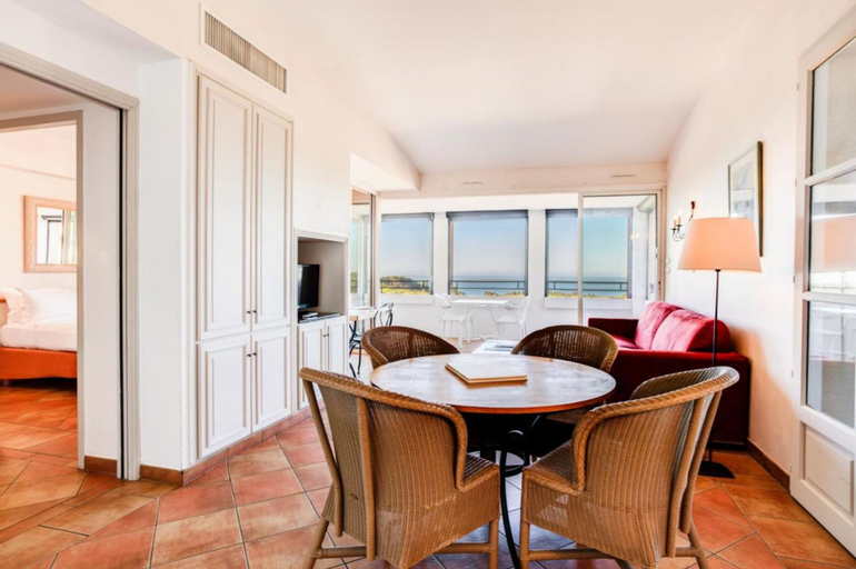 Dining Room 6