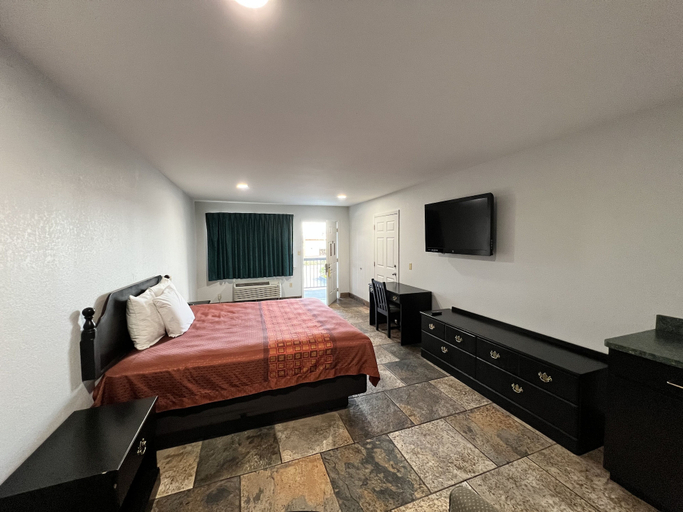 Bedroom 3, Texas Inn La Feria, Cameron