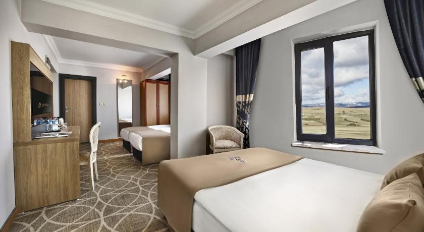 Bedroom 4, Ipeksoy Thermal Hotel, Atkaracalar