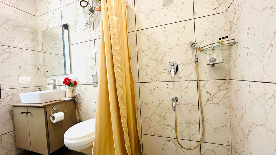 Bathroom 2, BluO 2BHK @ DLF CyberCity - Balcony, Lift, Parking, Karnal