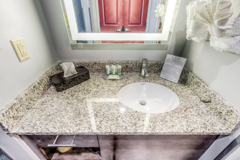 Bathroom 2, Staybridge Suites University Area OSU By IHG, Franklin